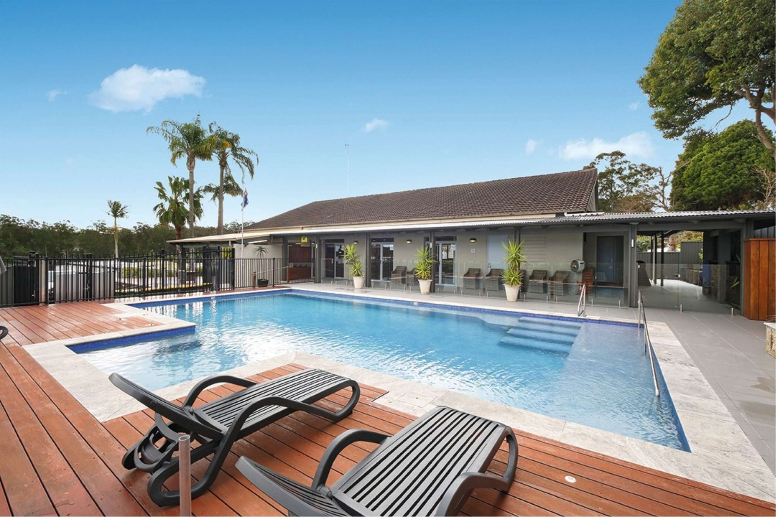 01_Broadlands_Green-Point