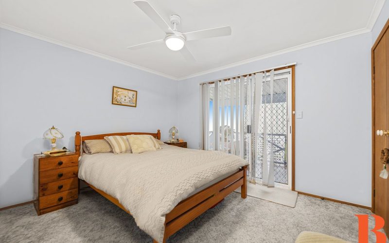 5 Second_main bedroom