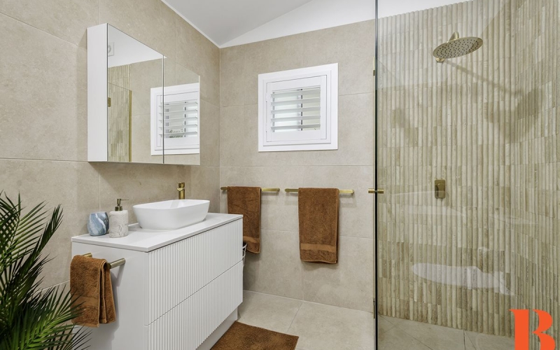 Frangipani 1Bed Bathroom